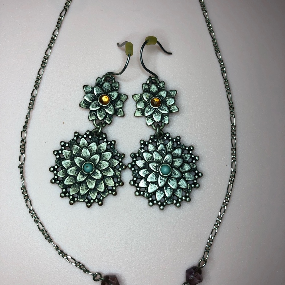 Necklace and earring set lot - Picture 10 of 12